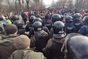 У Нових Санжарах протестують проти поселення евакуйованих у санаторії на території населеного пункту