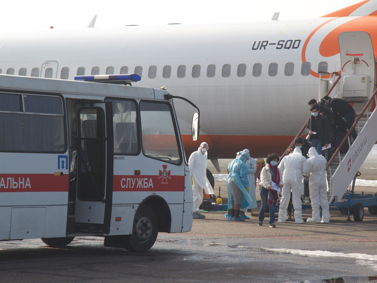 В Украину из Уханя прилетели 72 человека, один покинул борт самолета во время остановки в Казахстане