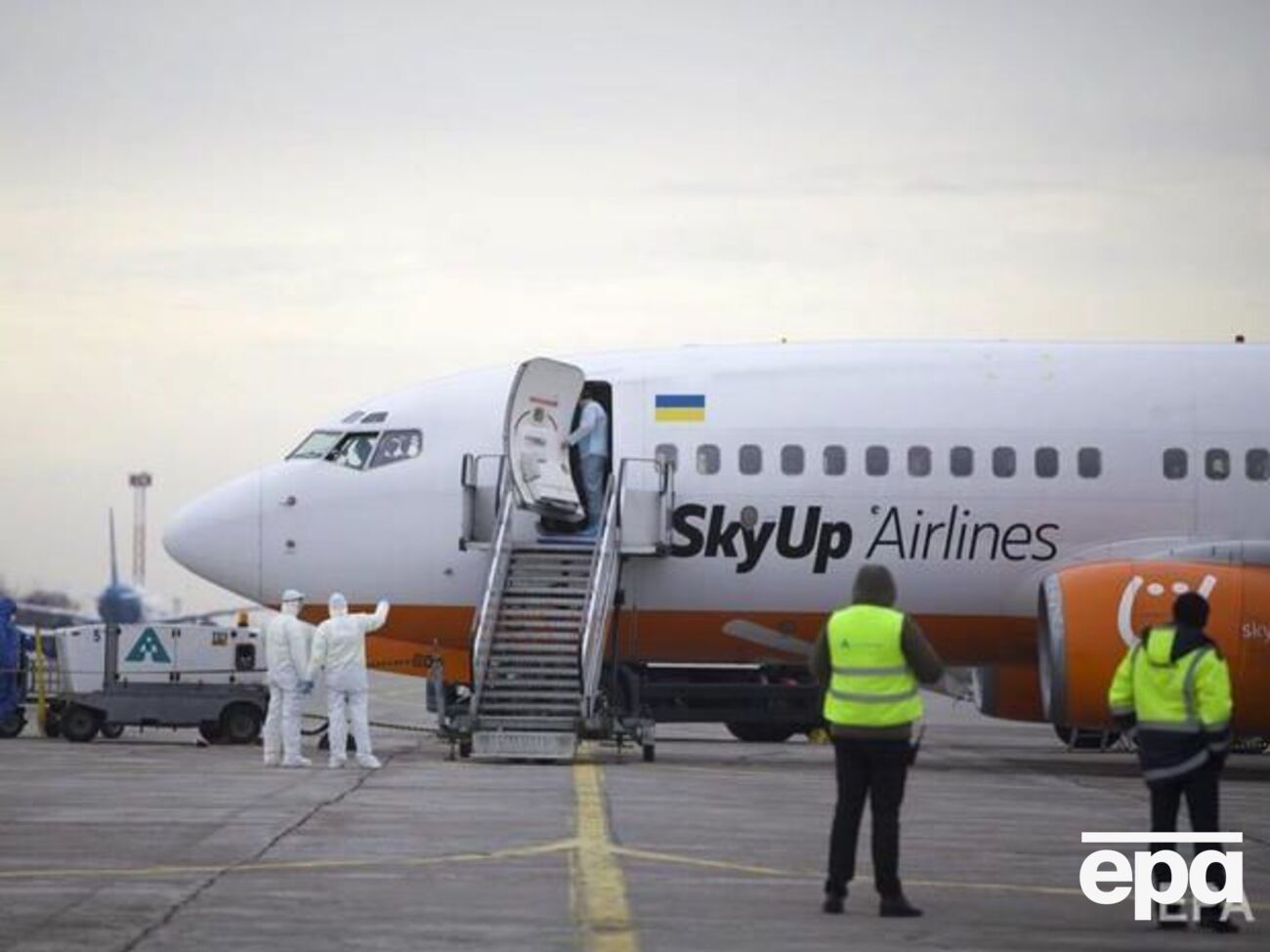 Украинцев и иностранцев доставили из Уханя в Харьков 20 февраля