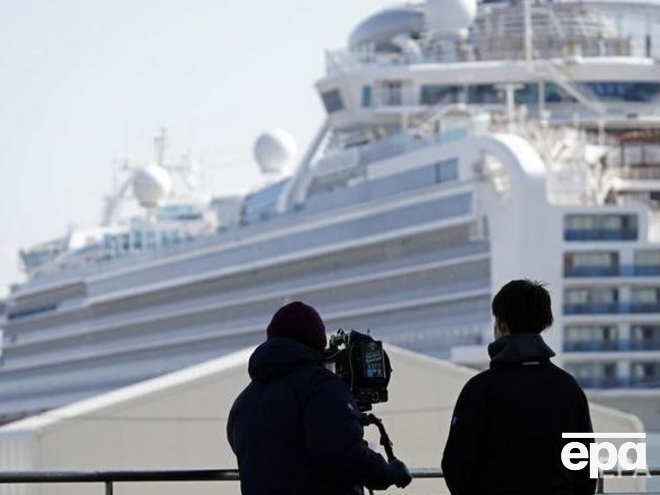 16 февраля США забрали более 300 своих граждан с судна