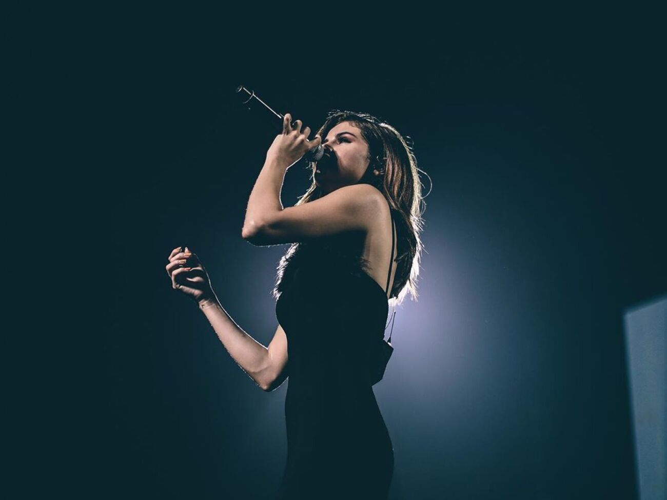 За час с момента публикации трек прослушали почти 350 тыс. пользователей&nbsp;YouTube