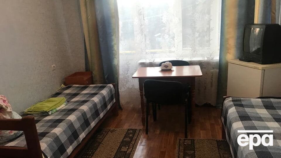 Украинка рассказала, что двери в комнатах в санатории в новых Санжарах не закрываются