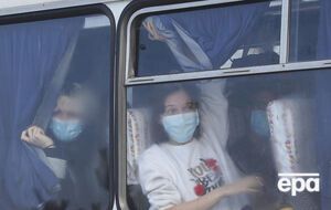 Эвакуированные из Уханя: Бросали камни не мы, а стыдно было нам!