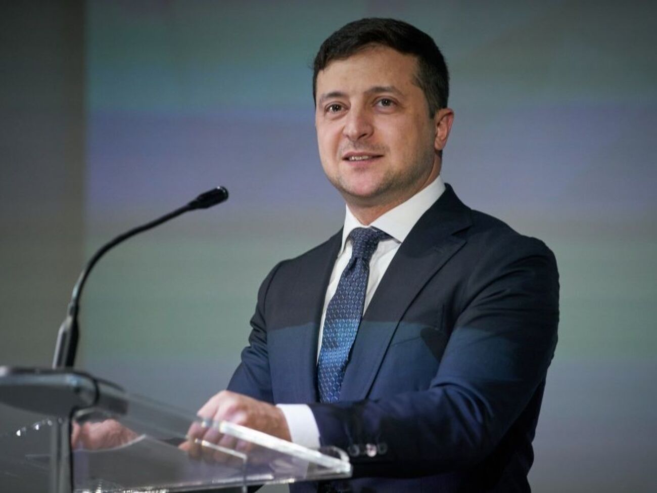 Зеленський: В історії кожної нації є часи, коли їй доводиться здавати нелегкий іспит і відповідати на життєво важливі запитання