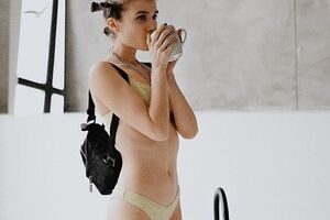 Jerry Heil хотела бы поплавать с дельфинами, но считает это неправильным