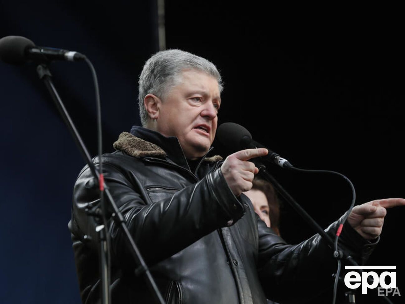 Согласно решению Печерского суда, Порошенко должны принудительно доставить в ГБР 28 февраля