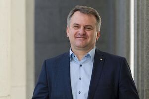 Синютка: Думаю, людям, которые вернулись, надо привести в порядок эмоции и мысли, поэтому хорошим утешением будет именно книга