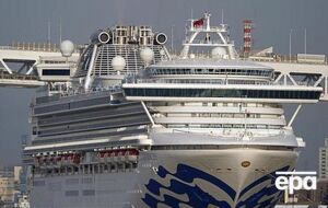 После обнаружения коронавируса лайнер был заблокирован