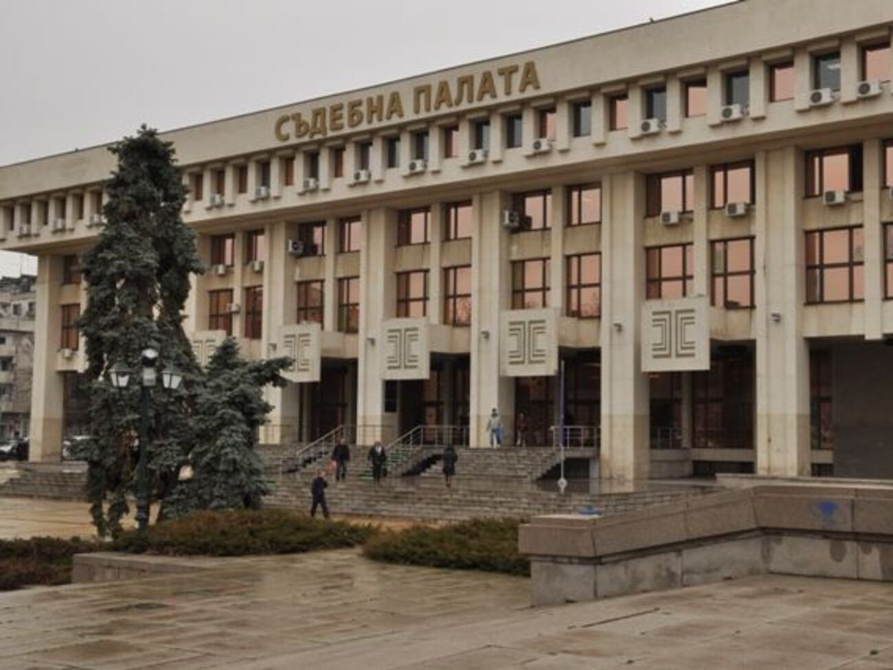 Суд Бургаса пришел к выводу, что преступление, которое инкриминируется Левину, не относится к числу политических или военных