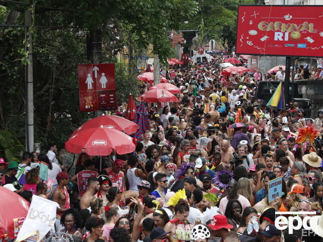 В Рио-де-Жанейро открылся традиционный карнавал. Фоторепортаж