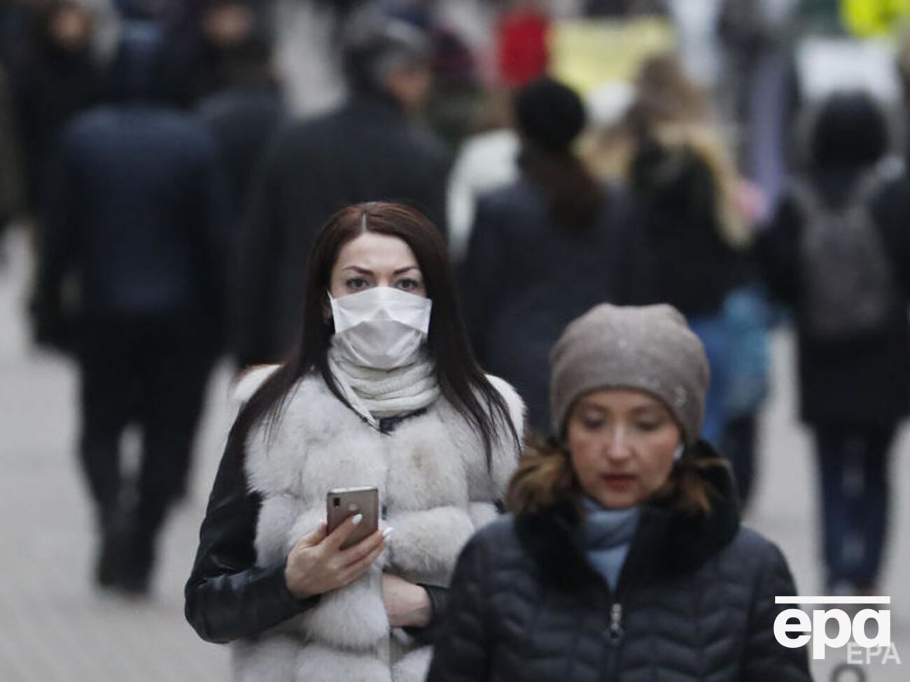 Связанные с Россией аккаунты распространяют информацию о том, что коронавирус создало ЦРУ