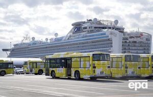 Diamond Princess стоит у берегов Японии
