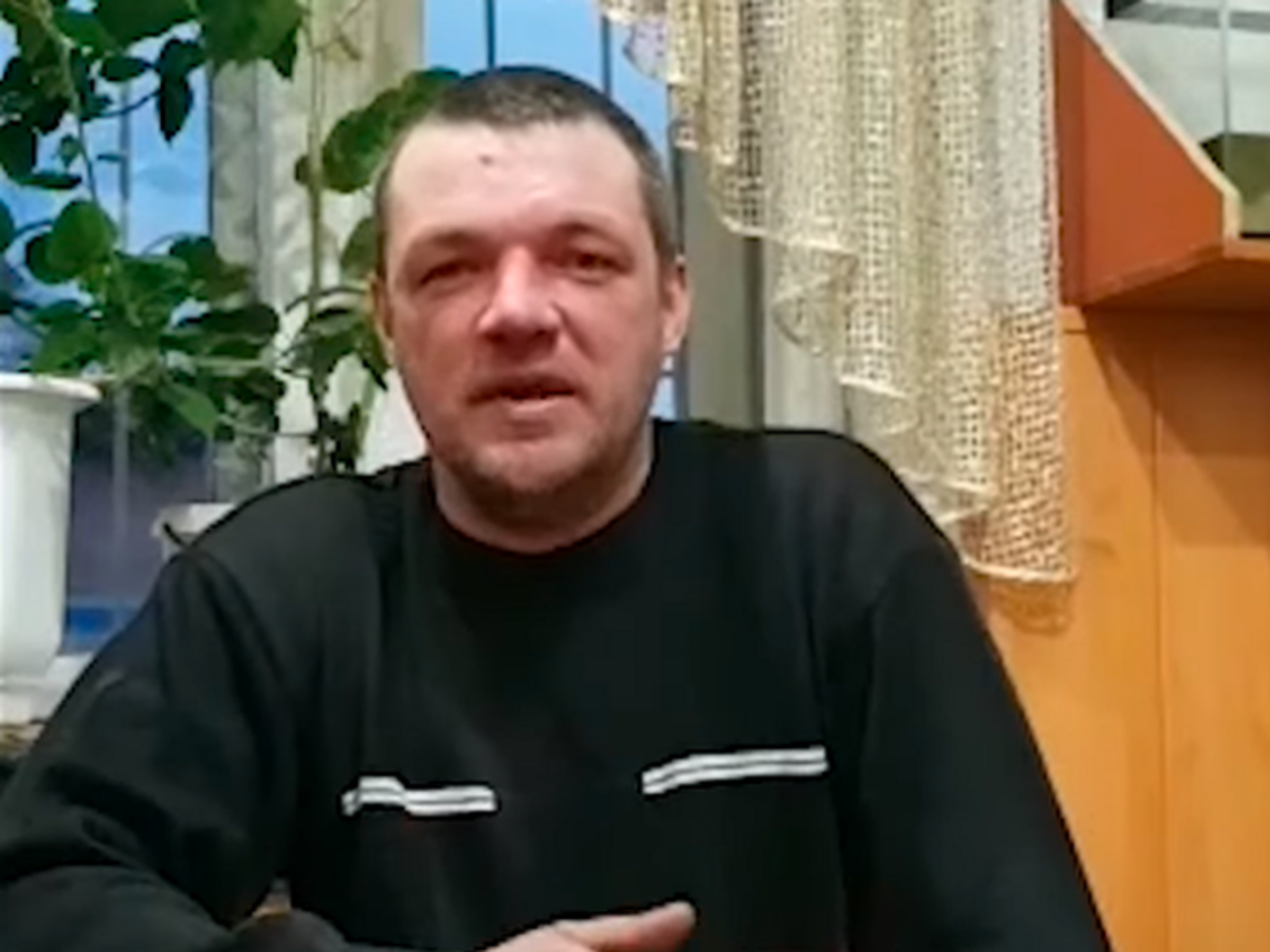 Чоловік попросив вибачення у поліцейських