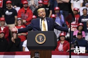 За даними співрозмовників видання, Трамп розраховує, що в Білому домі відрецензують мемуари Болтона