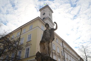 Бійка сталася поруч із будівлею Львівської міськради. Що стало її причиною, у поліції не уточнили