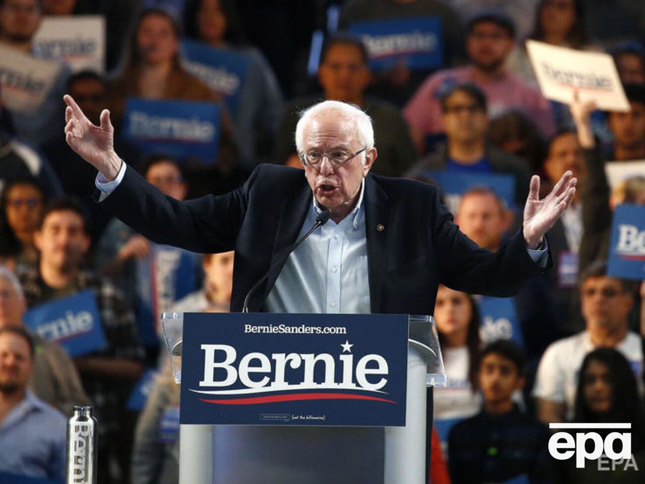 Сандерс заявил, что ему все равно, кого Путин хочет видеть президентом США