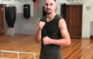 Постол зазнав двох поразок у 33 боях