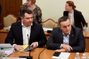 Холодницький (праворуч): Підозри Гладковському та іншим були оголошені тоді, коли детективи НАБУ принесли прокурорам САП достатньо доказів