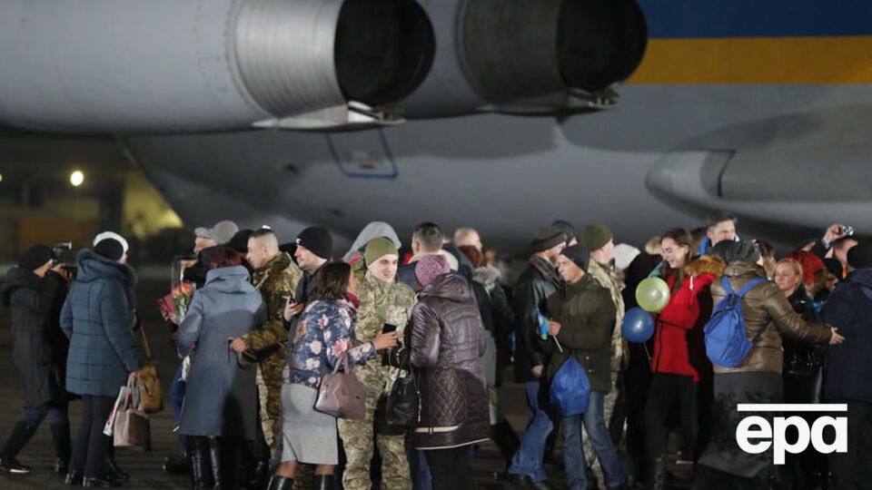 29 грудня заручники бойовиків "ЛДНР" повернулися в Київ