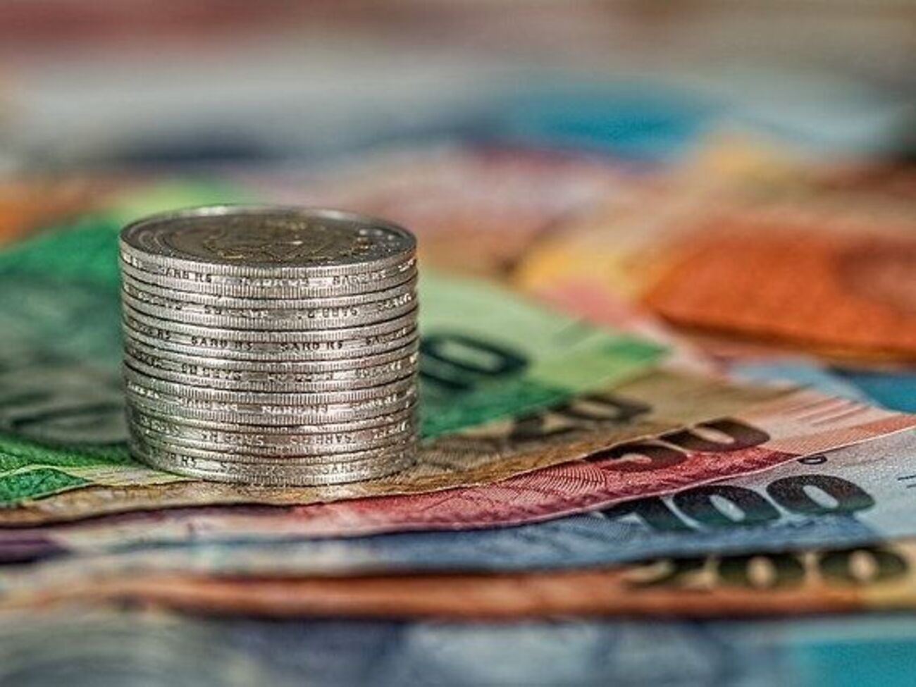 НБУ установил курс валют на 25 февраля