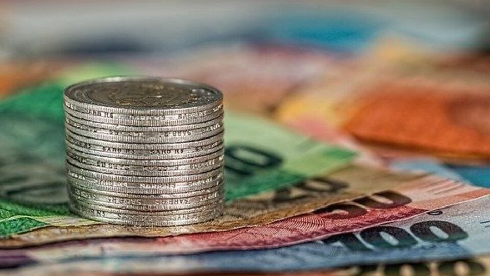 НБУ установил курс валют на 25 февраля