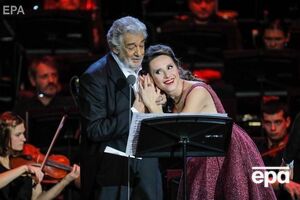 Перші заяви про домагання з боку Домінго почали з'являтися у серпні 2019 року