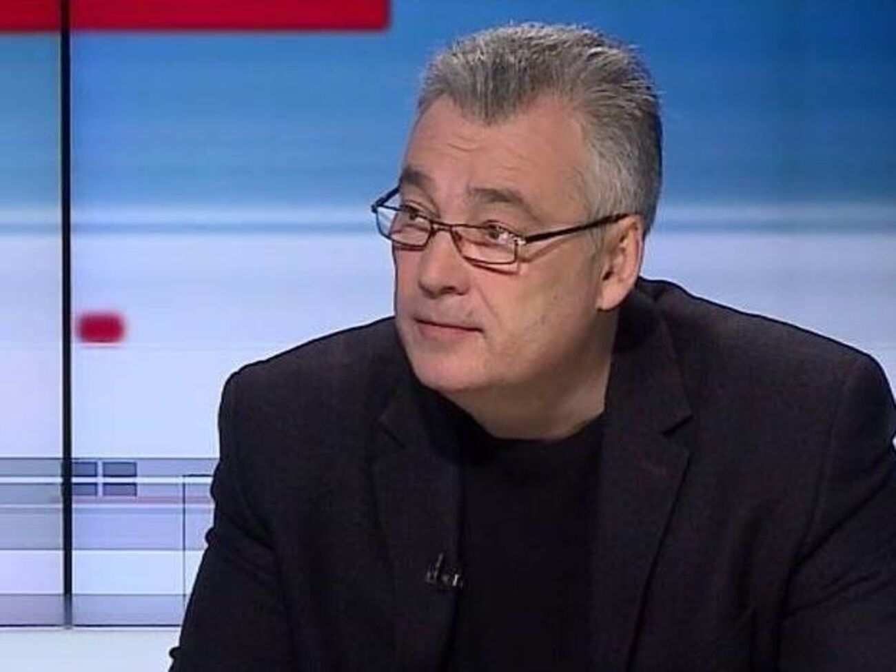 На вертолетах МВД людей можно было доставить прямо в санаторий Новых Санжар и избежать конфликта. Но этого почему-то не сделали