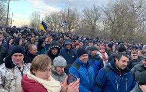 20 лютого у Нових Санжарах мітингували через прибуття автобусів з евакуйованими