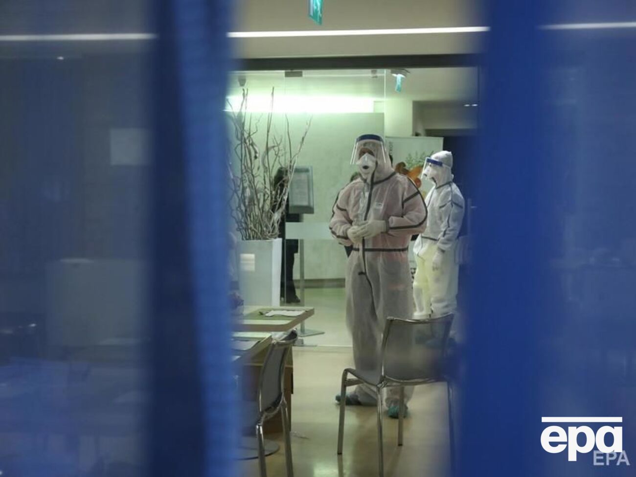 Хворого госпіталізували, медики перевіряють усіх, хто з ним контактував