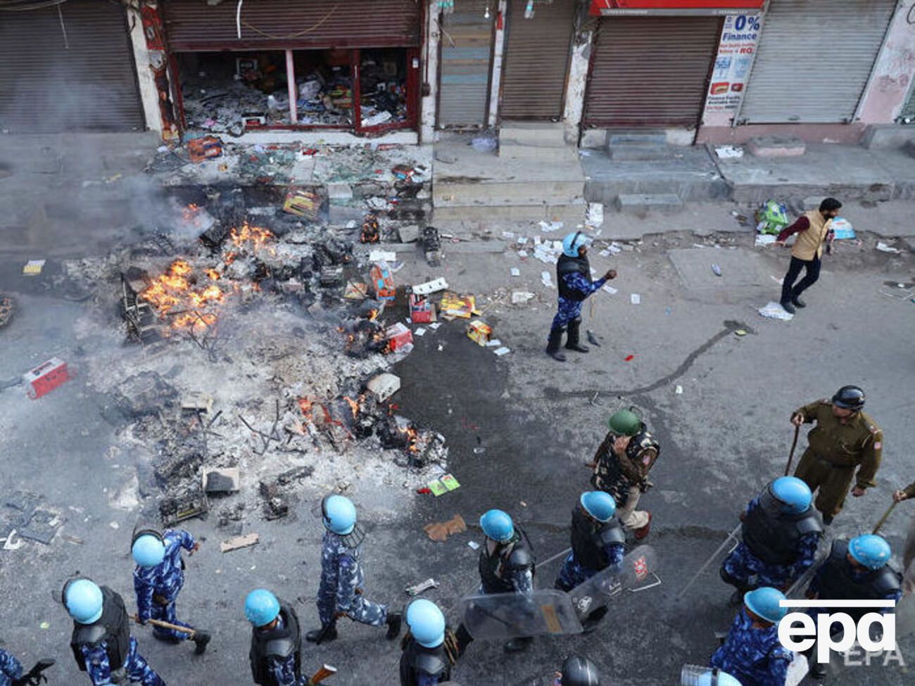 Во время визита Трампа в Нью-Дели произошли столкновения: 13 погибших, 250 пострадавших. Фоторепортаж