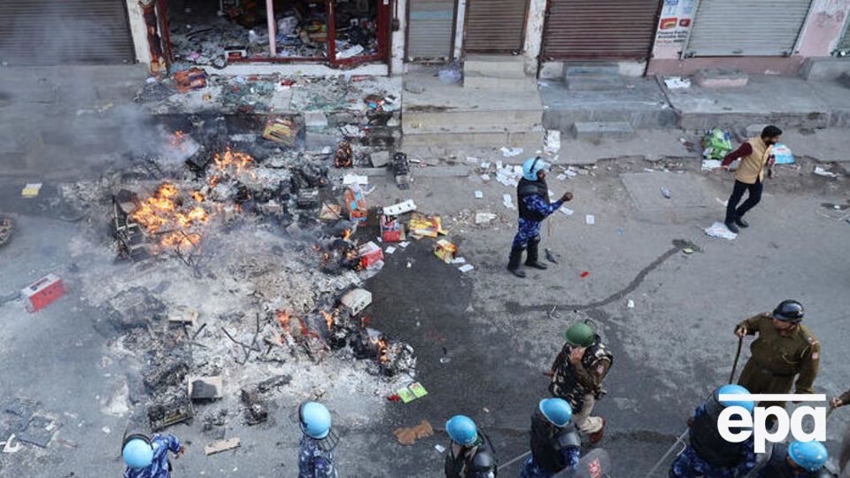 Во время визита Трампа в Нью-Дели произошли столкновения: 13 погибших, 250 пострадавших. Фоторепортаж