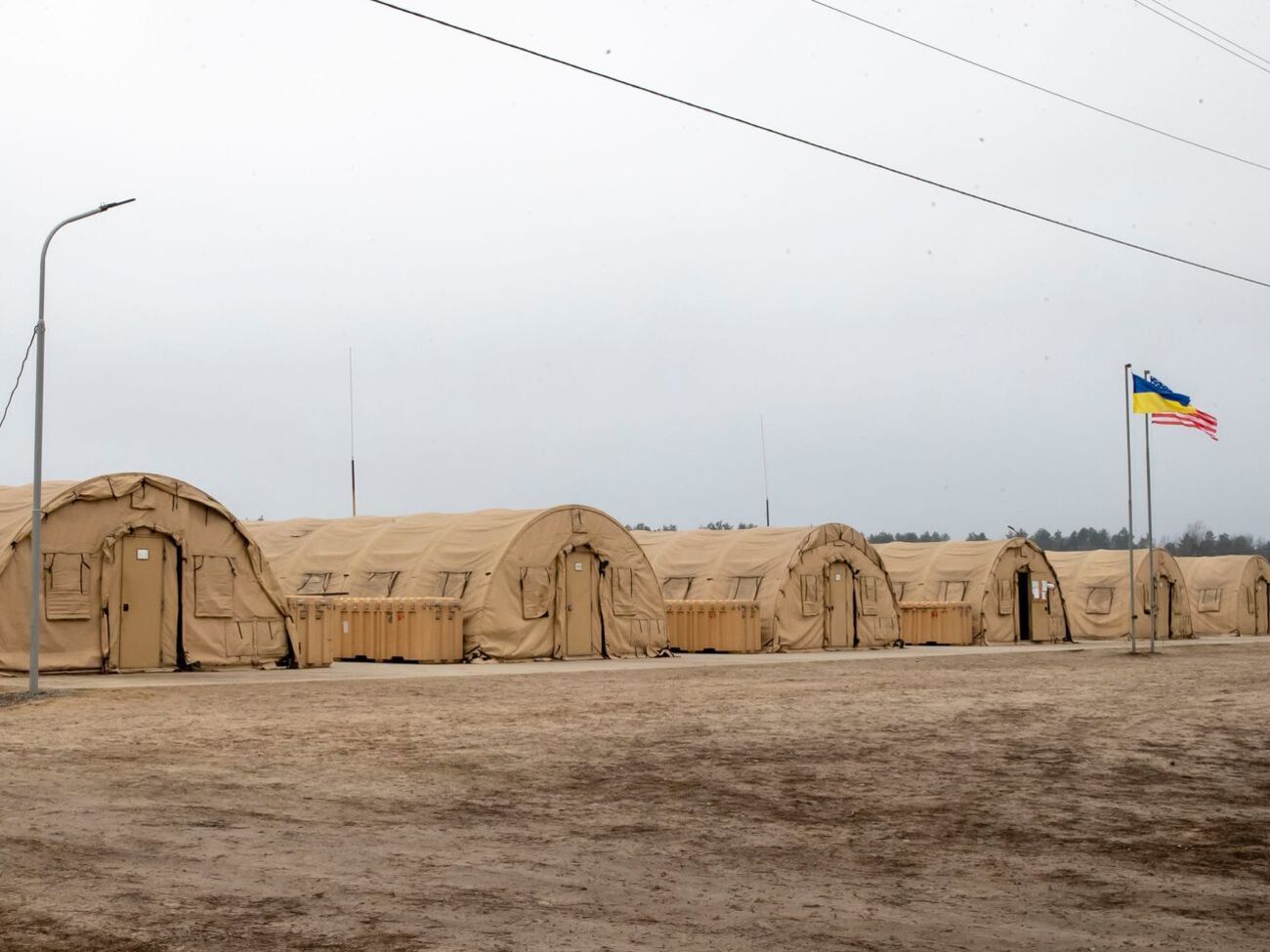 Вооруженные силы Украины получили от США палаточный городок