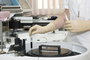 У США проведуть клінічне випробування вакцини від коронавірусу на людині