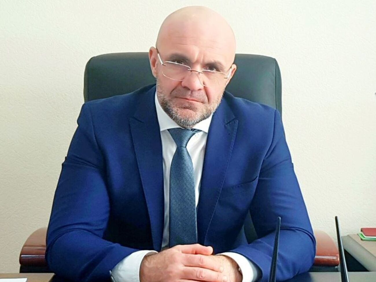 Адвокаты утверждают, что приостановление производства нарушает права Мангера&nbsp;