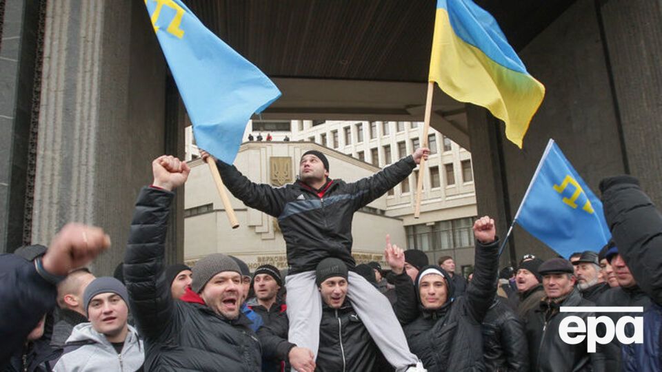 26 февраля 2014 года на проукраинский митинг в Симферополе вышло около 10 тыс. человек