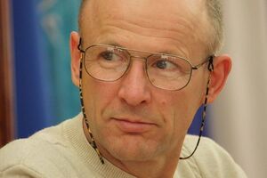 Перенесись Ильф и Петров в наше время, одним из прототипов о похождениях бравого Остапа они наверняка выбрали бы зиц-председателя УАФ Павелко