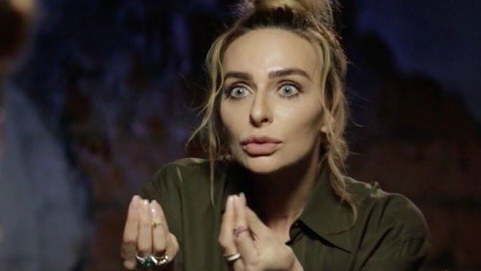 Із 2017 року російській акторці Варнаві заборонено в'їзд в Україну