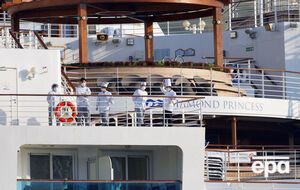 Почти 700 человек на корабле заразились коронавирусом