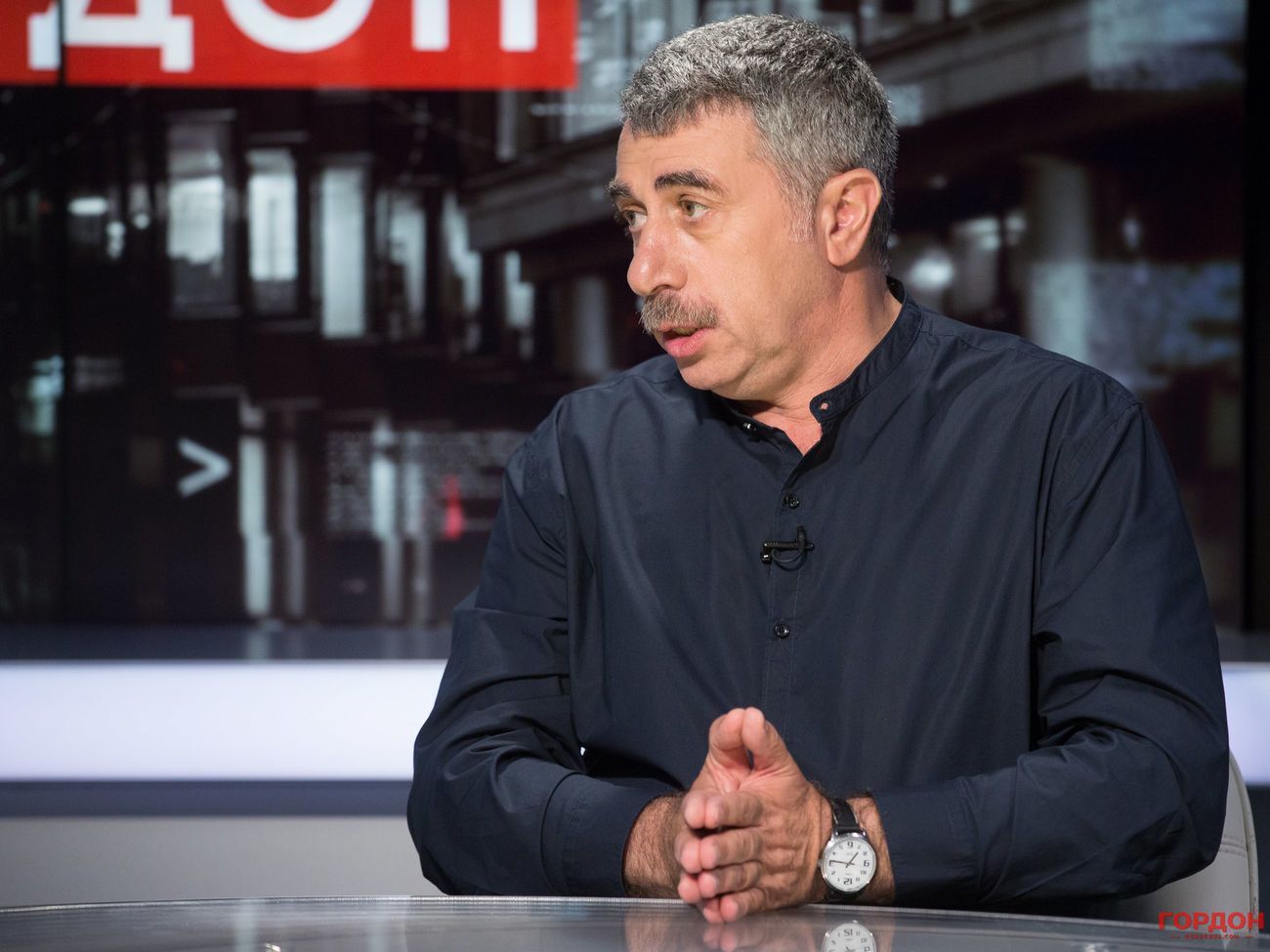 Комаровський: Маску можна ще купити, де-небудь знайти. А нормальний респіратор?