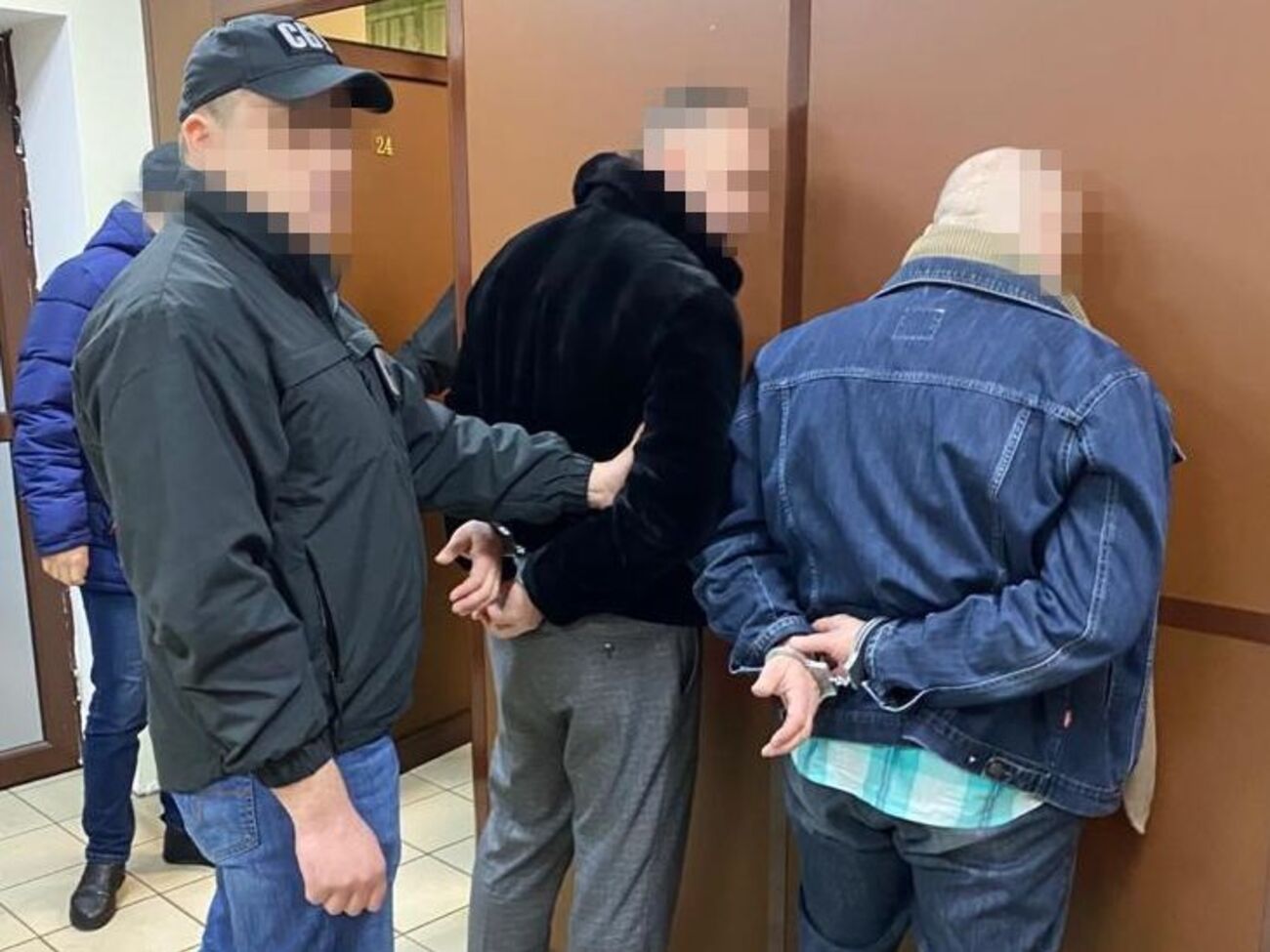 Трех фигурантов дела задержали&nbsp;при передаче им первого транша в размере&nbsp;$550 тыс.