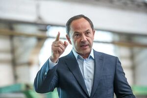 Тігіпко в 1997–1999 роках був віцепрем'єр-міністром в урядах Павла Лазаренка і Валерія Пустовойтенка, у 2010–2012 роках – в уряді Миколи Азарова