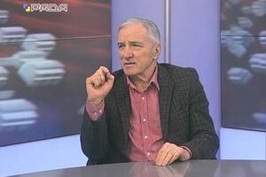 Петр Ющенко, инженер-электрик по специальности, решил получить степень доктора наук по истории