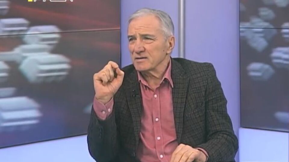 Петр Ющенко, инженер-электрик по специальности, решил получить степень доктора наук по истории
