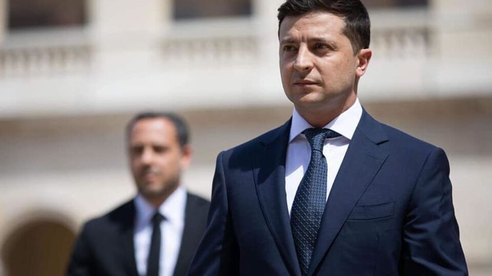 Кількість українців, які позитивно ставляться до Зеленського, впала на 13%