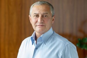 По данным журнала "Фокус", состояние Бобова составляет $59 млн