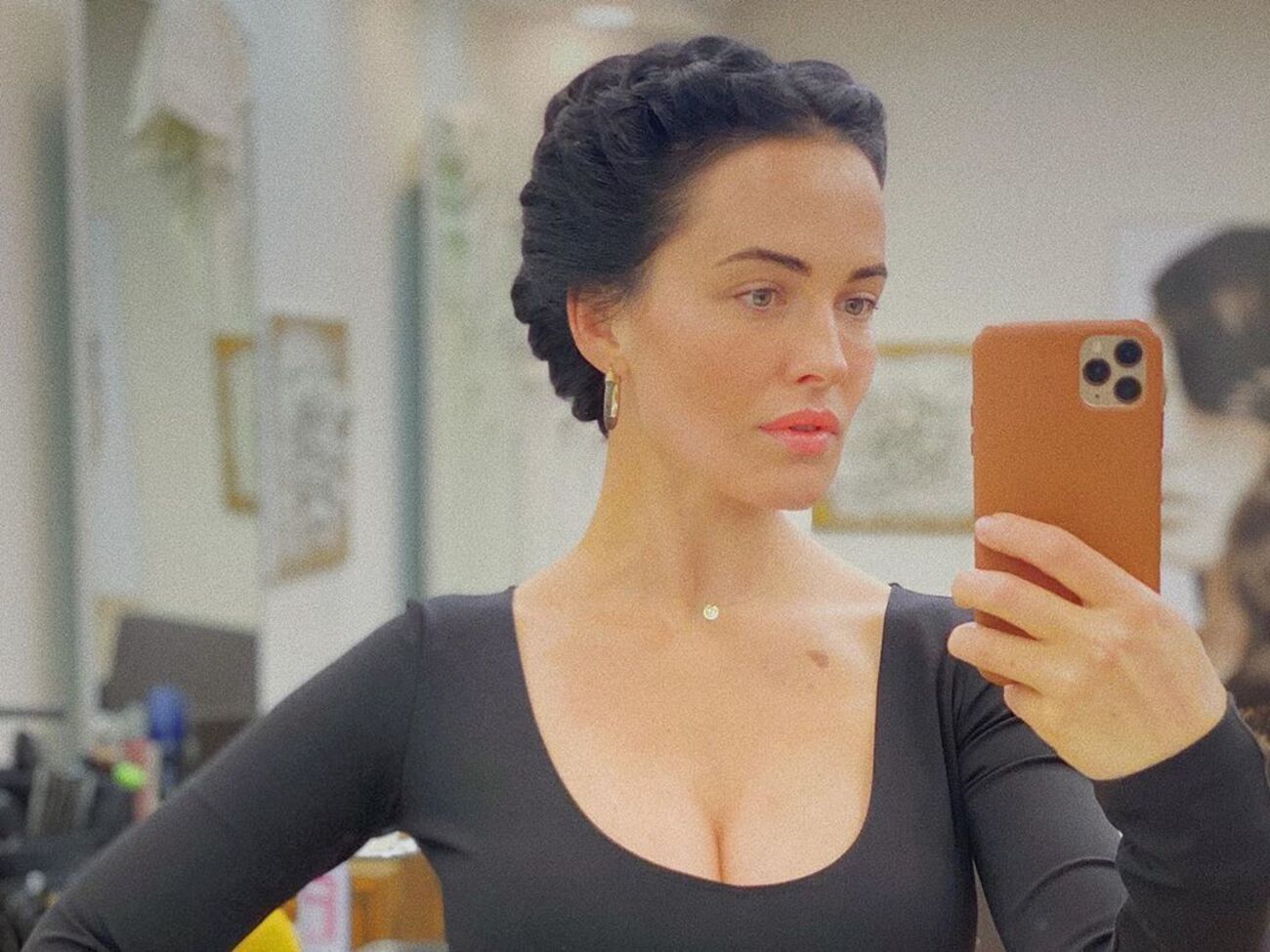 Астафьева позировала в боди