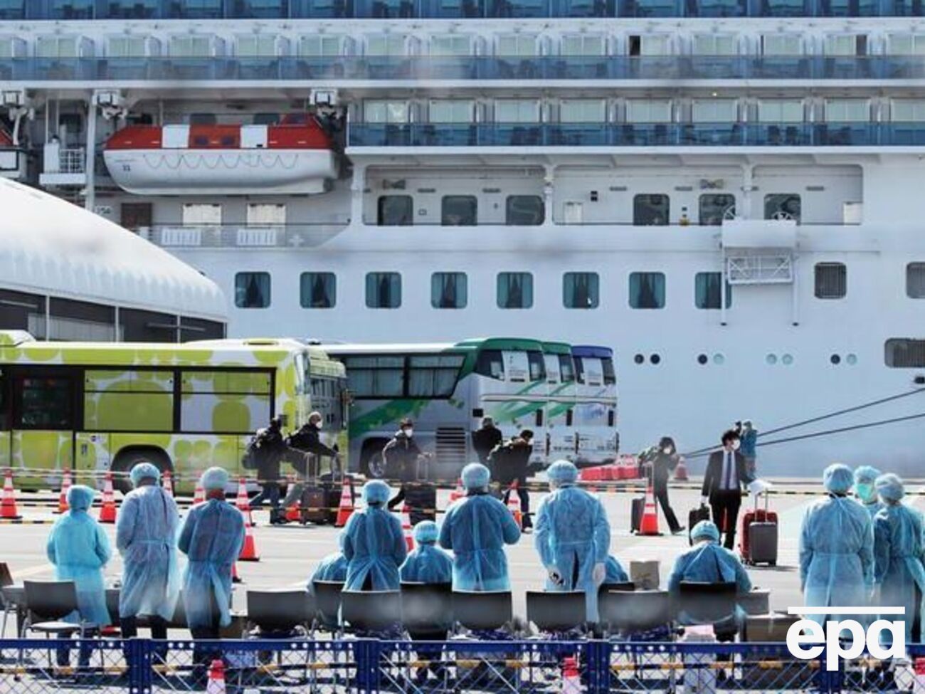 Остальные граждане Украины продолжают находиться на борту Diamond Princess