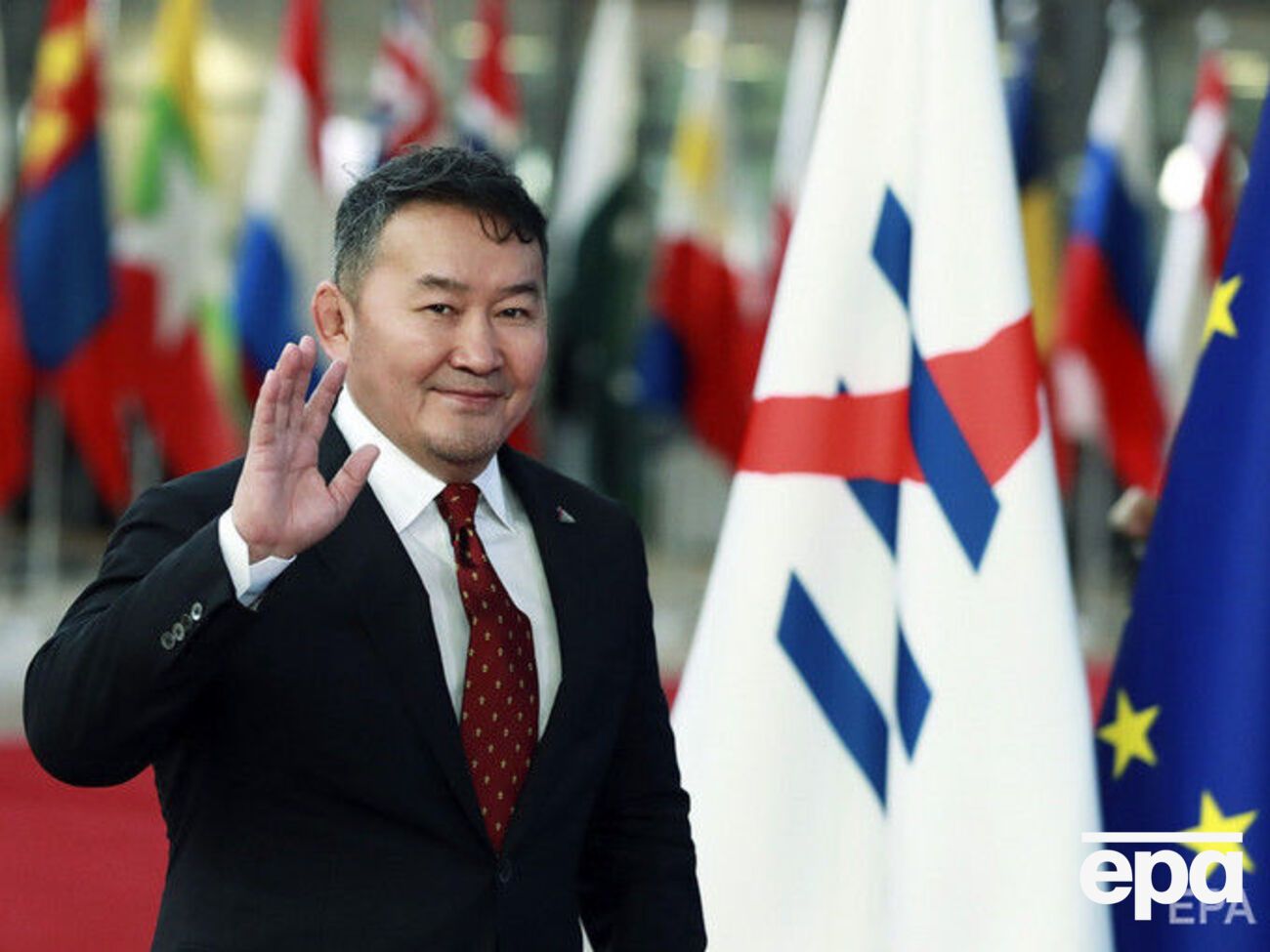 Кроме&nbsp;Баттулги, в изоляцию также отправили еще четверых монгольских чиновников