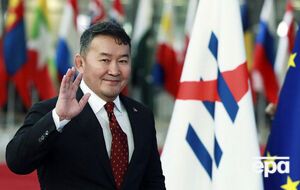 Кроме Баттулги, в изоляцию также отправили еще четверых монгольских чиновников