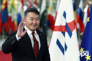 Кроме Баттулги, в изоляцию также отправили еще четверых монгольских чиновников